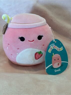 Snell Smoothie Scented Squishmallow 5"